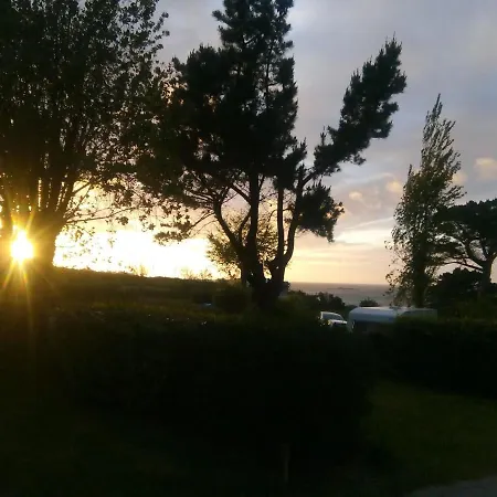 Les Hortensias Grande Tente Familiale Deux Et Vue Sur Nature Camping Plestin-les-Grèves