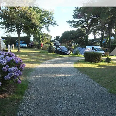 Camping Les Hortensias Grande Tente Familiale Deux Et Vue Sur Nature Plestin-les-Grèves